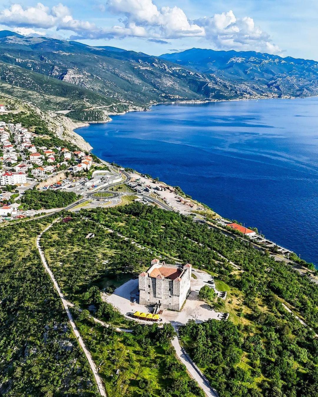 Apartman Elena Senj  Exteriör bild